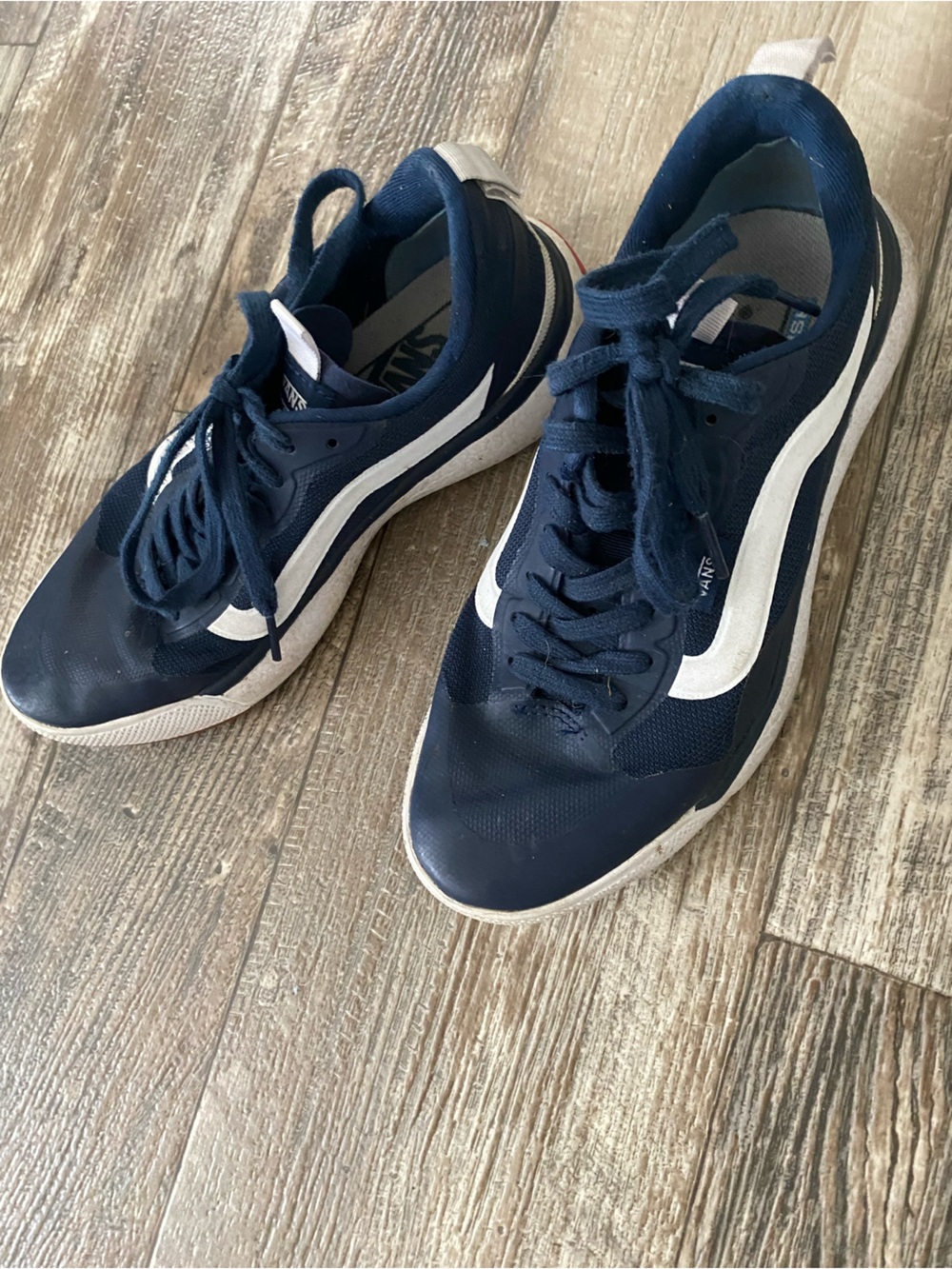 Vans Navy Low-Top Sneakers with White Side Stripe